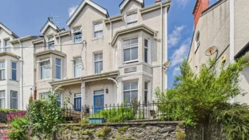 Victorian Townhouse Overlooking Menai Strait Listed for £419,950