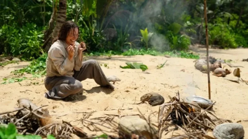 Rachel McAdams Flourishes on Remote Desert Island