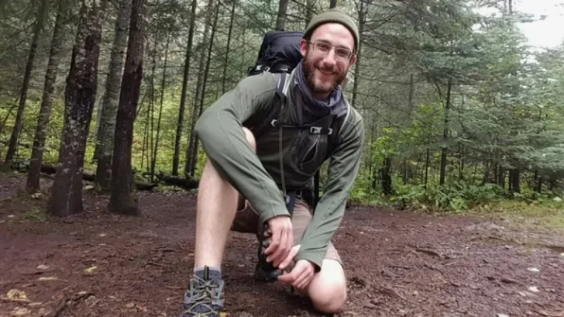 Federal Agents Tackled and Broke Alex Pretti’s Rib, Sources Reveal