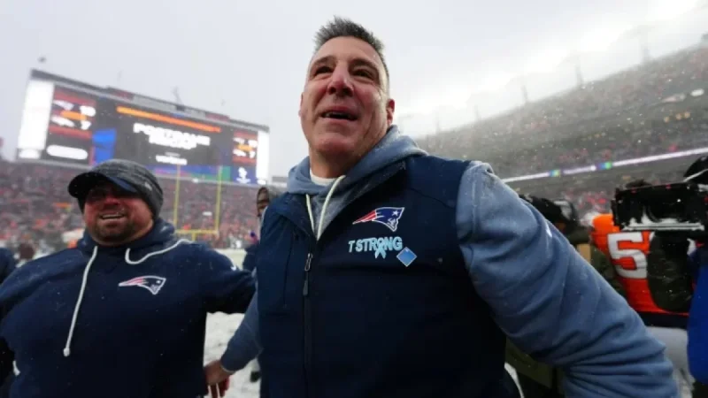 Mike Vrabel Discusses Strategic Fourth Down Decisions for Winning Points