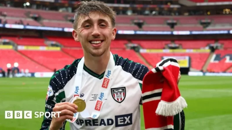Sunderland Midfielder Dan Neil Transfers to Ipswich Town on Loan