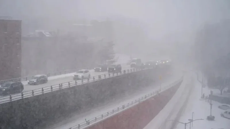 Urgent Snow Alert Leaves Residents with Minutes to Prepare