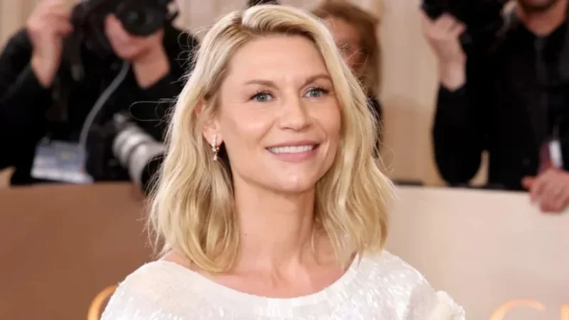 Claire Danes Reacts Emotionally to 44-Year-Old Pregnancy News