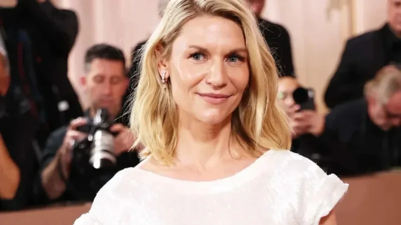 Claire Danes Shares Emotional Reaction to Baby No. 3 Pregnancy News
