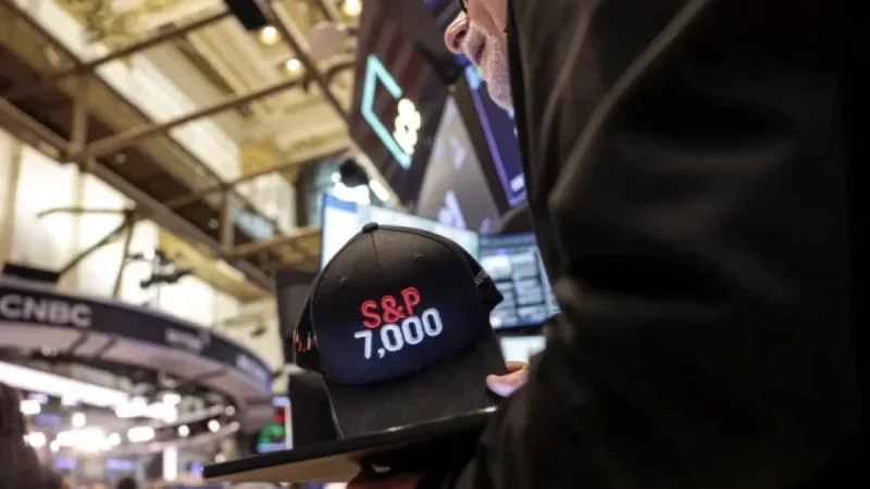 S&P 500 Soars Past 7000, Boosted by AI Optimism