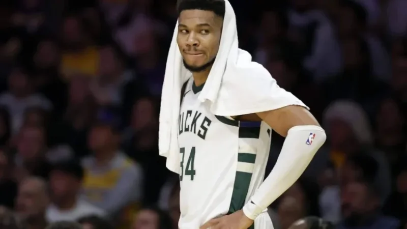 Bucks Explore Trade Packages as NBA Deadline Approaches Without Giannis