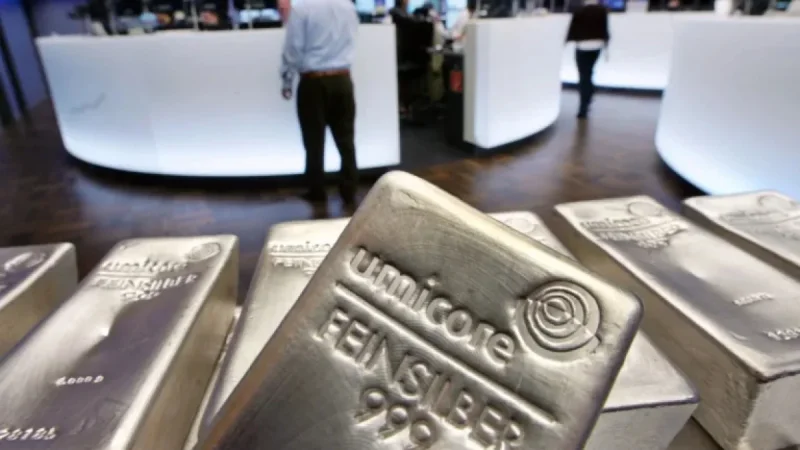 Gold’s Rise Propels Silver Prices to Record Highs