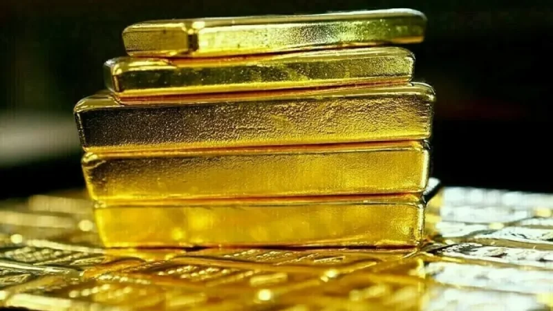 Gold price sinks as silver crash deepens, rattling gold and silver markets