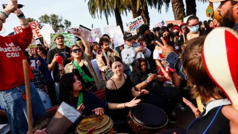 SF Shuts Down as Businesses and Students Join National ICE Protest
