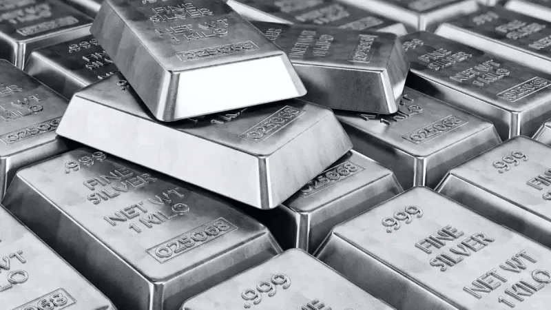 Silver Price Today Slides Sharply After Record Run, Leaving Traders Focused on Fed, Dollar, and Forced Selling