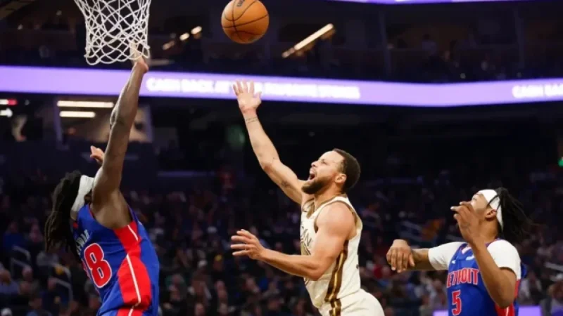 Steph Curry Leaves Warriors-Pistons Game Due to Knee Soreness