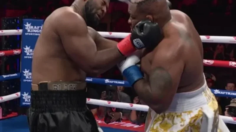 Boxer Tosses Toupee into Crowd After Hair Loss Mid-Fight