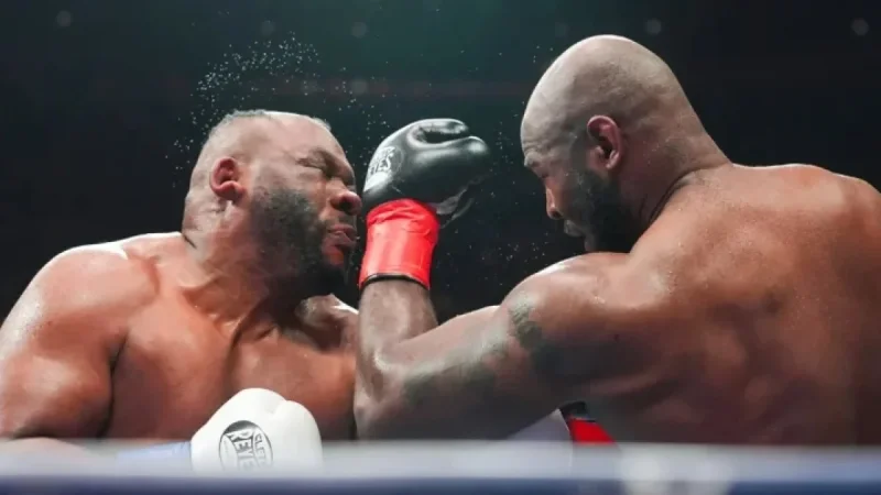 Jarrell Miller Tosses Hairpiece to Crowd After Punch Dislodges It