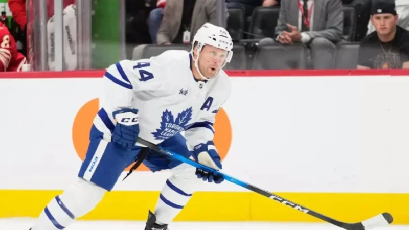 Leafs’ Rielly Suffers Upper-Body Injury in Game vs. Canucks