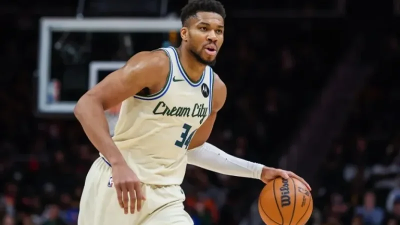 Trail Blazers Pursue Giannis Antetokounmpo Transfer
