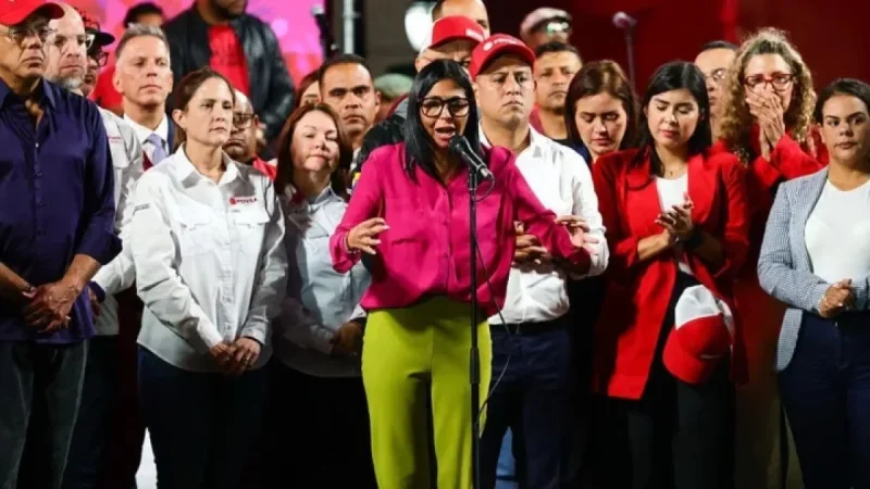 Venezuela’s Acting President Proposes Law to Free Hundreds of Political Prisoners