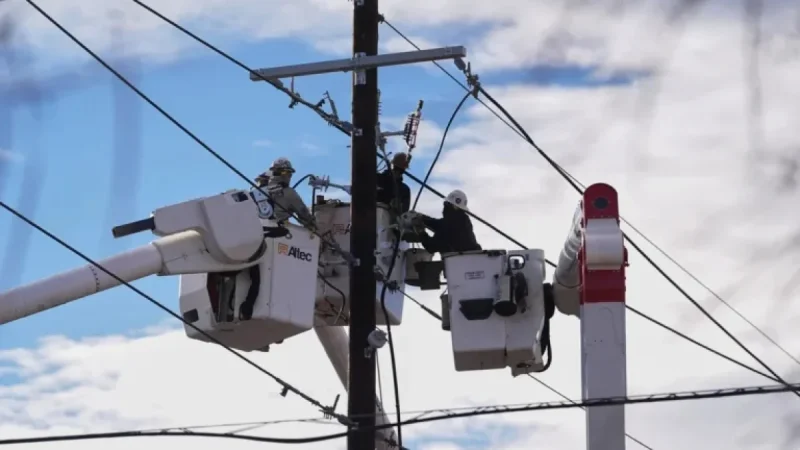 Coloradans Criticize Xcel for Prolonged Power Shutdowns, Urge Regulator Action