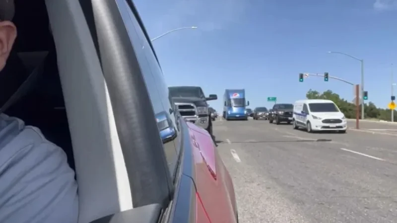 Driver Films Tesla Semi Speeding Through Public Traffic: ‘Exciting Times’