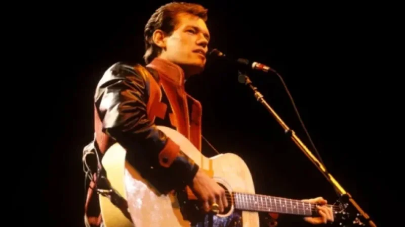 Randy Travis Performance Eases Heartache with Early Hit Song