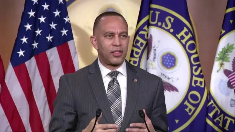 Jeffries Criticizes GOP’s Errors in Texas, Pledges Five-Seat Opposition