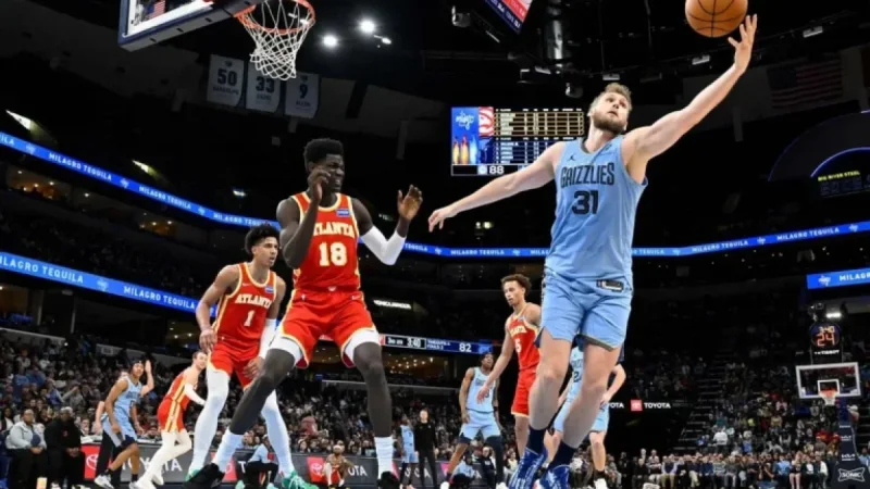 Jock Landale Leads Grizzlies to Victory