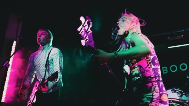 Molotovs Launch Tour Amid Chart Competition with Lily Allen