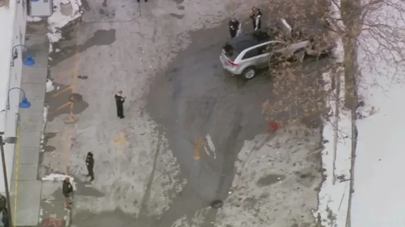 Two Shot at Near West Side White Castle; One Found Dead in Car