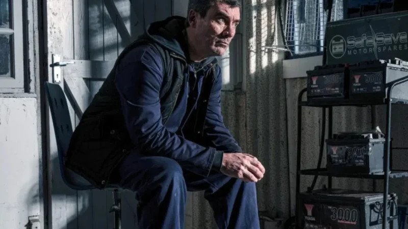 Emmerdale Star Unveils Prostate Cancer Plot and Artistic Episode for Cain Dingle