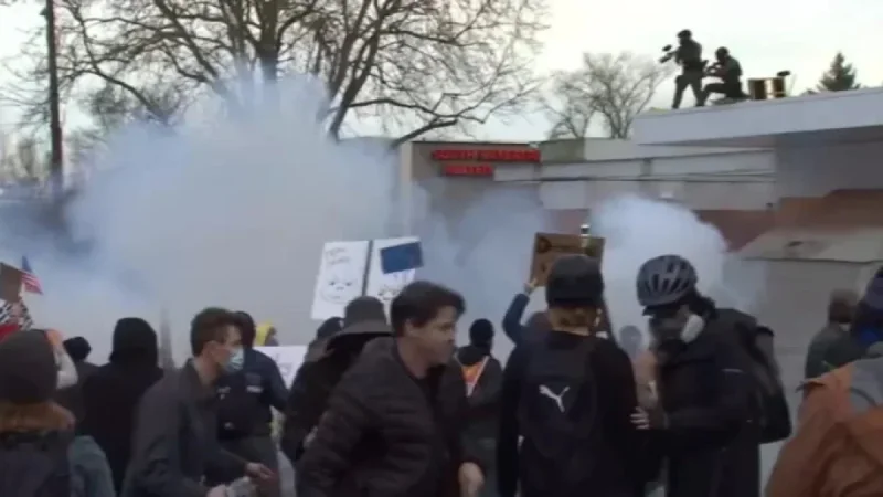 Judge Limits Federal Agents’ Use of Tear Gas, Pepper Balls at Portland ICE Office