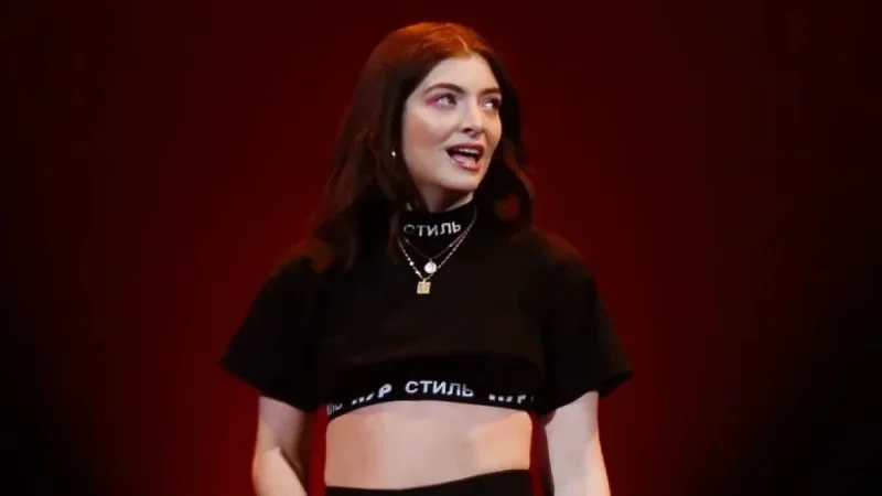 Lorde Donates $204,000 from Minneapolis Merch, Shares ‘Ice Out’ Message