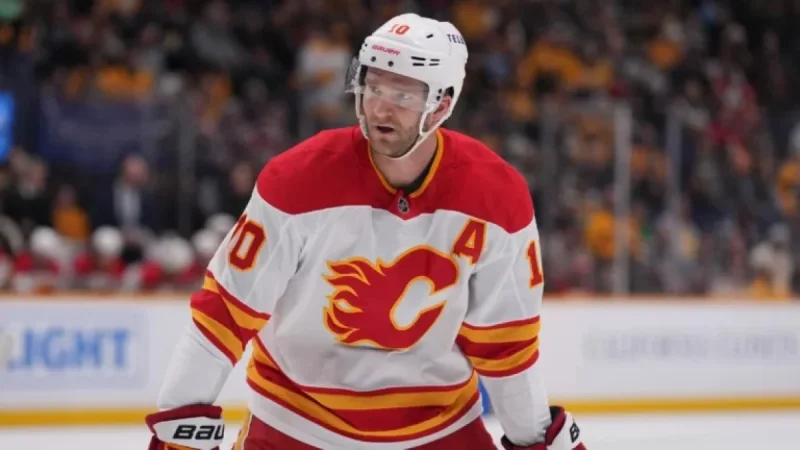 Flames’ Jonathan Huberdeau Undergoes Hip Surgery, Out for Season