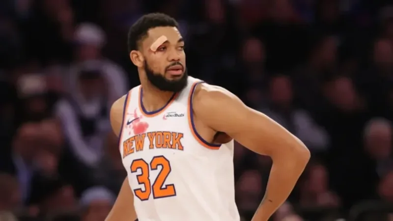 Knicks’ Karl-Anthony Towns Suffers Injury in Collision Incident