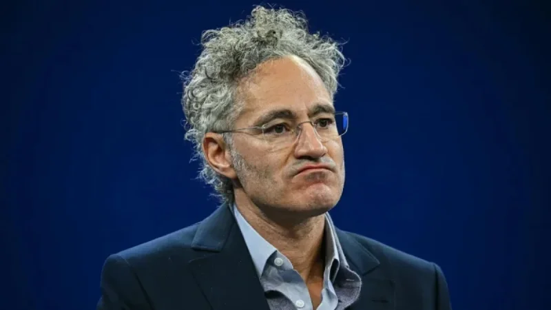Palantir Stock Drops Amid Valuation Concerns