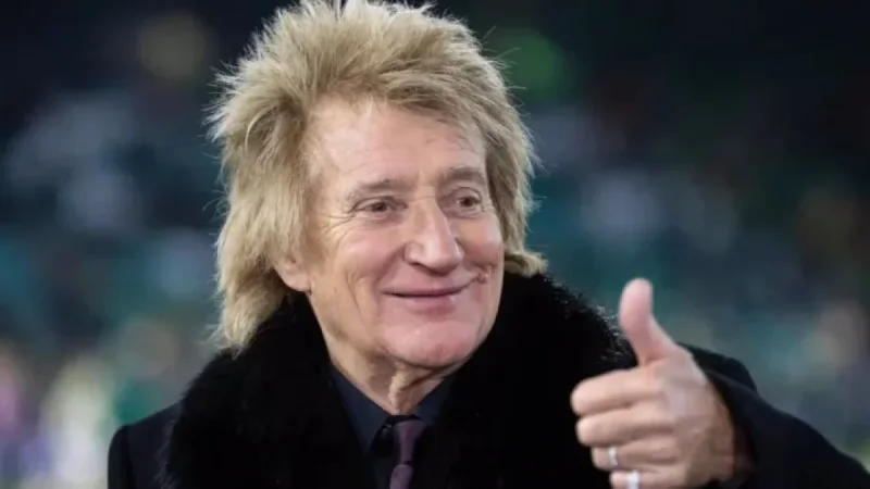 Rod Stewart Reveals Rangers Ref Conspiracy, Countered by Ally McCoist’s Response to Celtic Fan