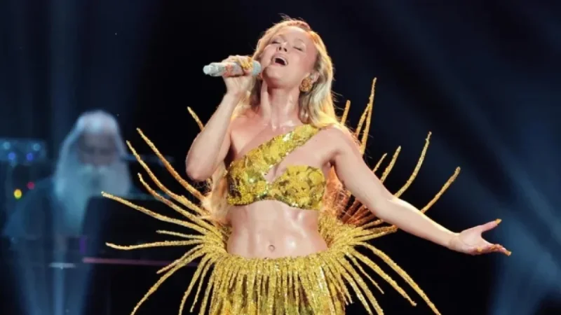 Zara Larsson’s ‘Midnight Sun’ Charts a 2016 Revival