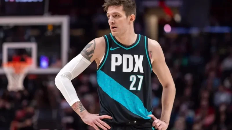 Blazers Eye Phones Nervously Amid 6th Straight Loss and Approaching Trade Deadline