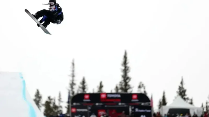 Chloe Kim Seeks Shaun White’s Advice on Winter Olympics Injury