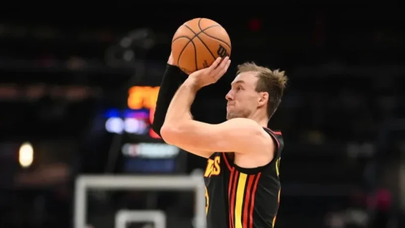 Lakers Acquire Kennard, Eye Giannis Antetokounmpo Next