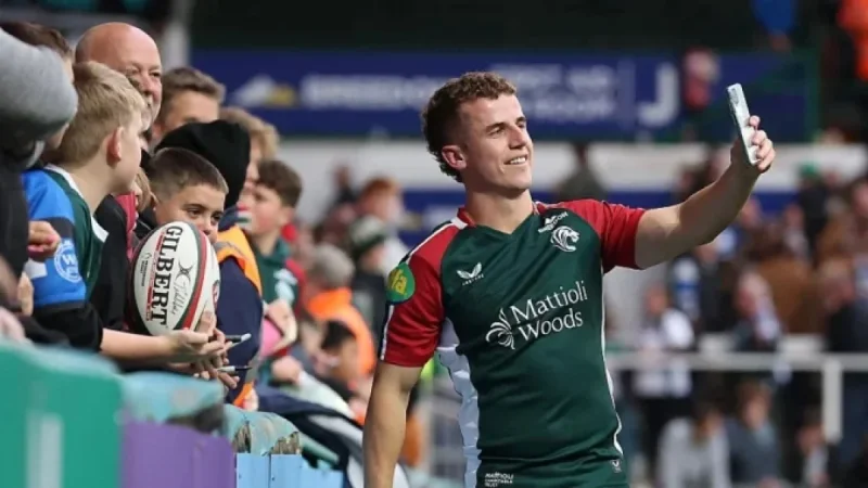 Tigers Prepare for Intense Billy Searle Negotiation Battle