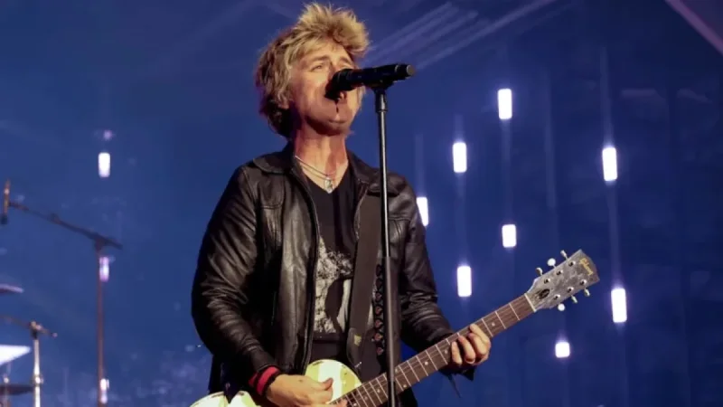 Billie Joe Armstrong Urges ICE Agents to Resign, Criticizes Trump at Super Bowl Party