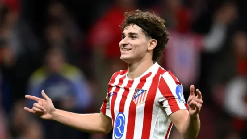 Chelsea and Barcelona to Compete with Arsenal for Alvarez – Report