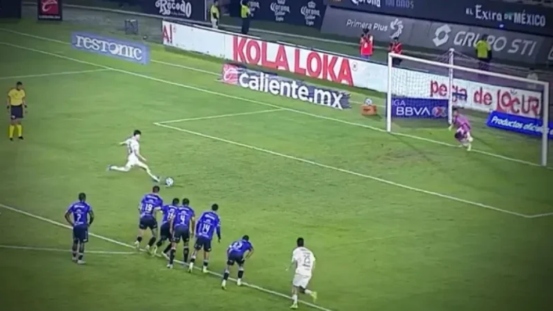 Hormiga González Scores Penalty Goal in Chivas vs. Mazatlán Match