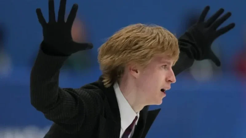 Stephen Gogolev Propels Canada to Olympic Team Skating Final