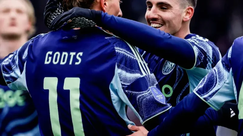 AZ Alkmaar vs. Ajax: Match Prediction, Team News & Lineups