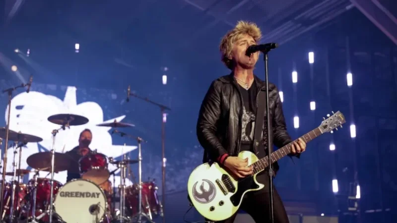 Billie Joe Armstrong Urges ICE Agents to Resign at Pre-Super Bowl Concert