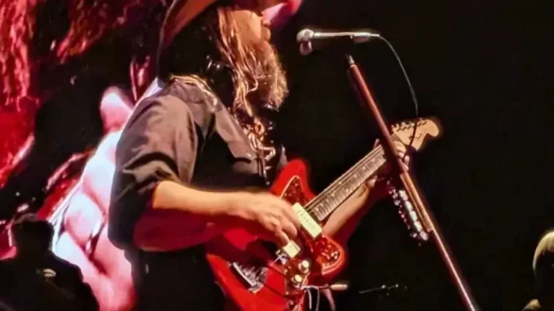 Chris Stapleton Energizes Super Bowl Concert in San Francisco
