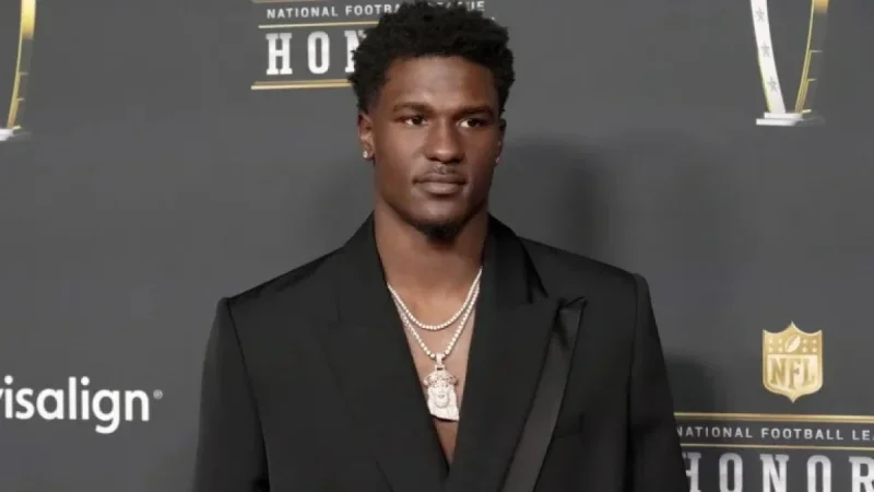 Falcons Rookie James Pearce Jr. Arrested for Battery After Police Chase
