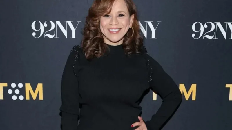 Jennifer Grey’s Kind Gesture Transformed Rosie Perez’s Life 35 Years Ago