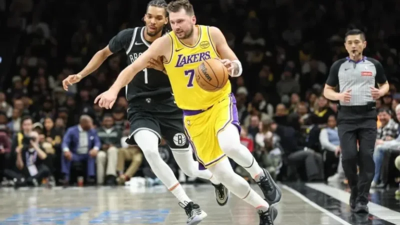 Lakers Host Warriors in NBA Showdown Minus Doncic and Curry