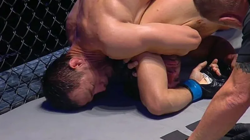 Usman Nurmagomedov Defeats Alfie Davis to Retain PFL Lightweight Title